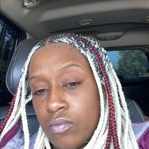 Meet your Posher, Jennette